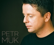 Vychází VTEŘINA VĚČNOSTI, kompilační album k nedožitým šedesátinám PETRA MUKA.