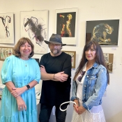  KURÁTORKA MONIKA PAVLÍČKOVÁ, JAN KUNOVSKÝ A DAGMAR BŘEZINOVÁ