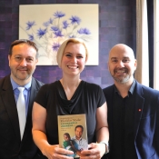 DR.MADˇAR, NOVINÁŘKA MAGDA SNÍŽKOVÁ A IGOR TIMKO Z NO NAME